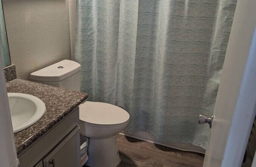 Nassau Bay Apartment | 2nd Level with Large Balcony & King bed next to NASA