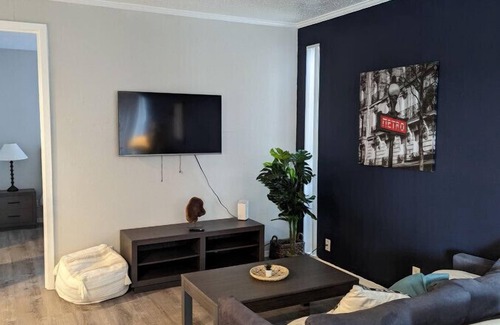 Nassau Bay Apartment | 2nd Level with Large Balcony & King bed next to NASA