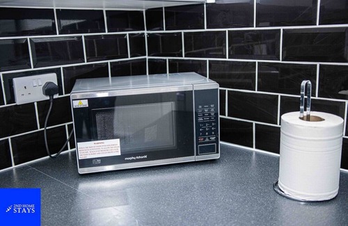Stoke-on-Trent Apartment | 2ndHomeStays I City I Sleeps 5 I Contractors