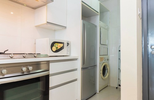 Sri Hartamas Apartment | 2Pax | Modern High-Rise Retreat | Connected to Publika Mall