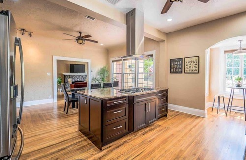Lakeland House | 2x Private Properties + Pool