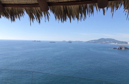 Ixtapa Condo | 3,400 sqft OCEANFRONT 3 BDR 4 BTR AMAZING CONDO. 900SQFT TERRACE STUNNING VIEWS