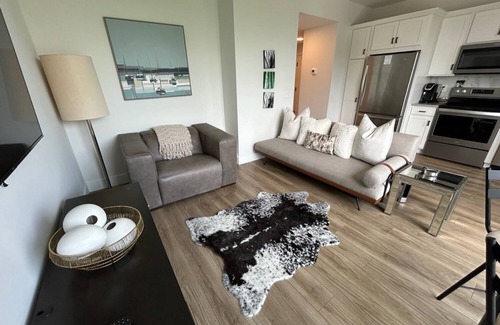 Traverse City Condo | 3.5-Minute Walk to Beach + Next to Dog Park!