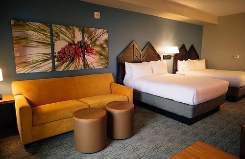 Tannersville Hotel | 3 Amazing Units Close to Sullivan Express Ski Lift! Shuttle, Waterpark, Parking!