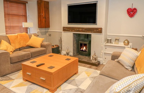 Ingleton Cottage | 3 BANK END, family friendly, character holiday cottage in Ingleton