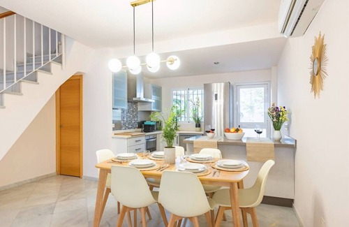 La Catedral House | 3 BD house with Private Solarium and patio