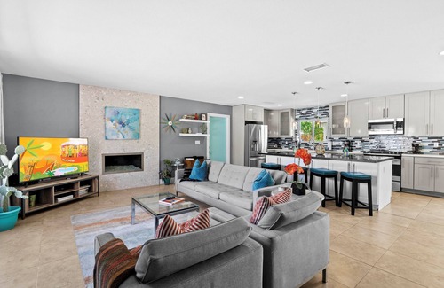 Racquet Club South House | 3 BDR Desert Oasis in the Heart of Palm Springs! Private Pool & Spa, 10 Min to D