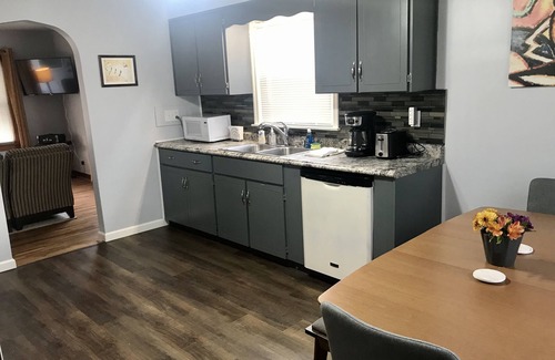 La Salle House | 3 BDR HOME - Fully Fenced Yard - 10 Mins to Starved Rock!