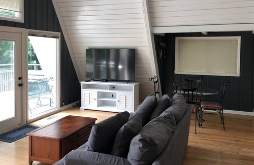 Celina House | 3 Bdrm, 2 bath, Sleeps 13, View Of Lake, Amazing Deck, Walking Dist. Of Marina