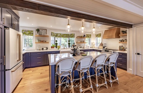 Muskoka Lakes Cottage | 3+ bdrm, 3 bath, Bunkie, Luxury, Lake Muskoka, Miles of boating on the Big 3!