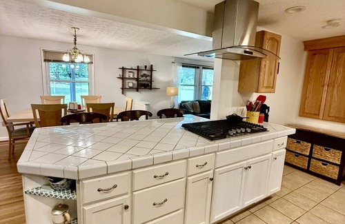 Oak Ridge Apartment | 3 Bdrm in Oak Ridge. High Point, Greensboro, W.S