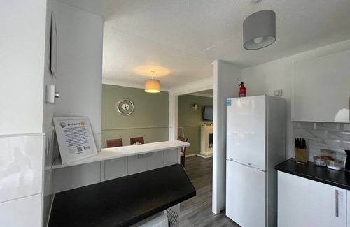 Newcastle-upon-Tyne House | 3 bdrm, with fab links & parking