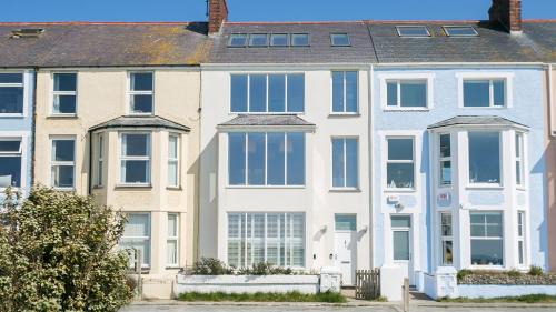 Rhosneigr House | 3 Beach Terrace