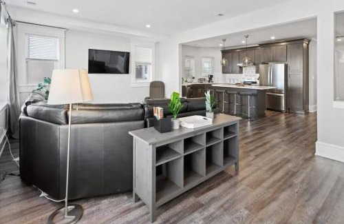 Atlantic City House | 3 Beachfront Apts with 12BR 6BA in AC
