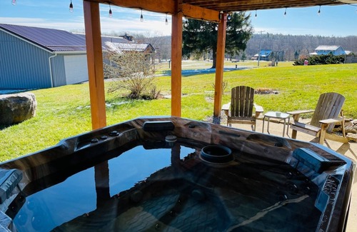 Paradise Point House | 3 Bears Lodge | Enjoy a Private Hot Tub & Lake Access!