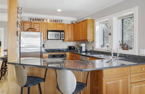 Stowe Area House | 3 Bears Townhome at Top Notch Resort