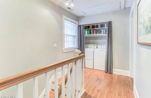 Wilmington Historic District House | 3-bed, 2.5 bathroom, Downtown Front St. Wilmington With Off Street Parking Lot