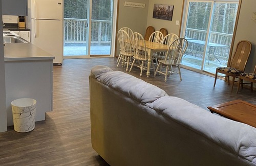 Wardsboro House | 3 bed 2 bath 10 minutes to my snow 20 minutes to stratton
