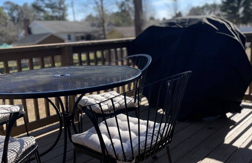Clayton House | 3 bed 2 bath home in downtown Clayton