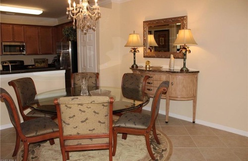 Naples Villa | 3 bed, 2 bath villa in Reflection Lakes avail Feb 2020