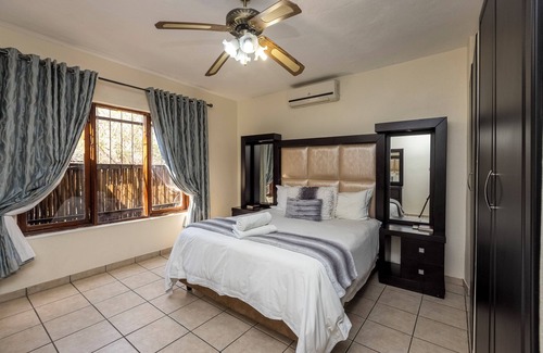 Marloth Park Cabin | 3 Bed - 3 Bath - Luxury Villa - Mpumalangann