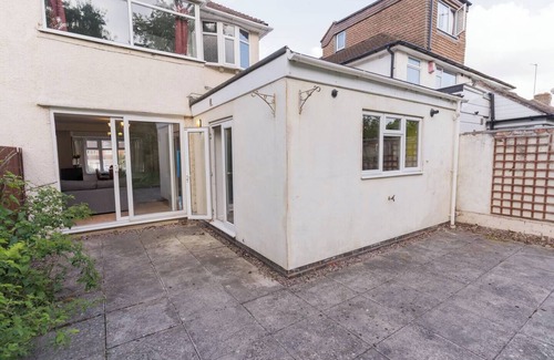 Olton House | 3 Bed 3 Bath - NEC, JLR, Airport.