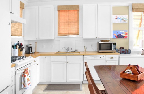 Schooner Bay Village House | 3 Bed 3 Bath Waterfront House located in Schooner Bay, Abaco