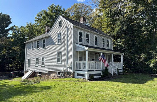 Branford Center Apartment | 3 Bed Apartment Branford Center!Close to Yale, Tweed Airport, Restaurants/bars!