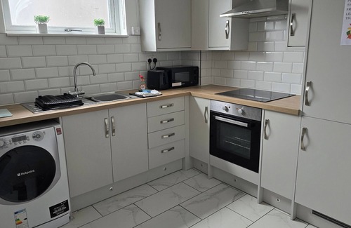 Huddersfield Apartment | 3 bed Apartment in Huddersfield