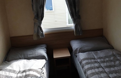 Walton on the Naze House | 3-Bed Caravan in Walton on the Naze