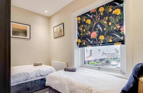 Meltham House | 3-Bed Countryside Cottage, Family & Pets , Sleeps 5