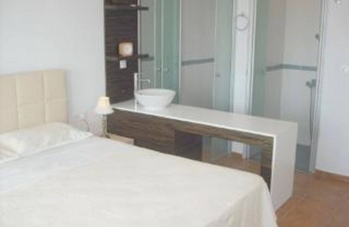 Side Apartment | 3 bed duplex with private pool close to everything