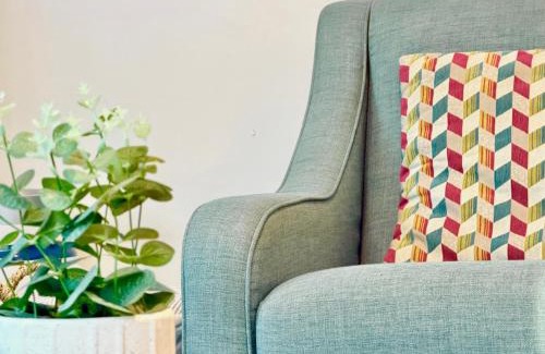 Eastbourne House | 3-Bed Entire Garden Home, Walk to Beach