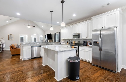 Auburn - Opelika House | 3 Bed, Game Day House, Hot Tub, Minutes From Campus!