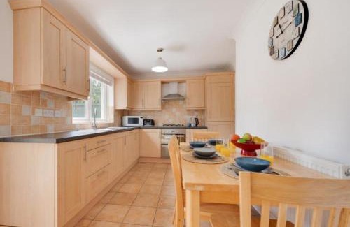 Pentrefelin House | 3 Bed Holiday Home in Llandeilo with log burner