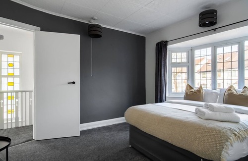 Hendon House | 3 Bed House in Hendon with Private Garden&Parking