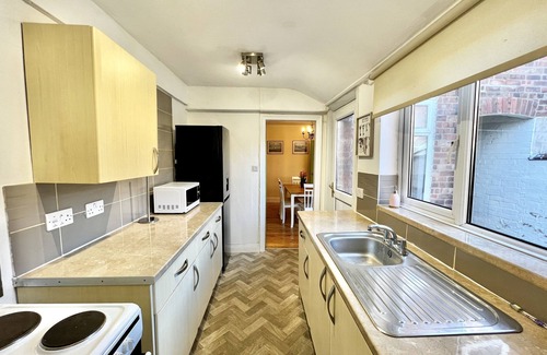 Lincoln House | 3 bed House in Uphill Lincoln - 5 min Walk to Bailgate