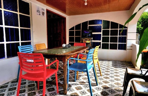 Aringay House | 3 Bed House - Sleeps 20 - Pets - Pool - Garden