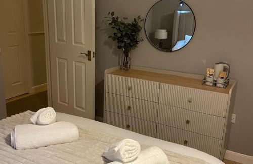 Norwich Apartment | 3 Bed House - Sleeps 5 - Garden - Parking - Wifi