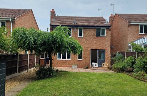Uttoxeter House | 3 Bed House - Sleeps 5 - Pets - Parking