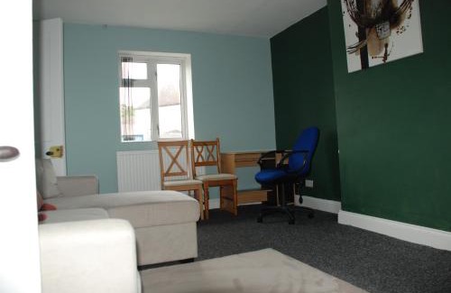 Littlemore House | 3 Bed House up to guests 7 in Oxford