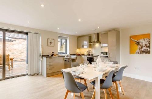 Alcester House | 3 Bed in Alcester 88396