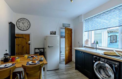 Amble House | 3 Bed in Amble 93015