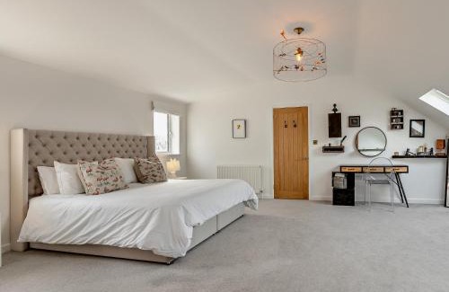 Barnstaple House | 3 Bed in Barnstaple 87116