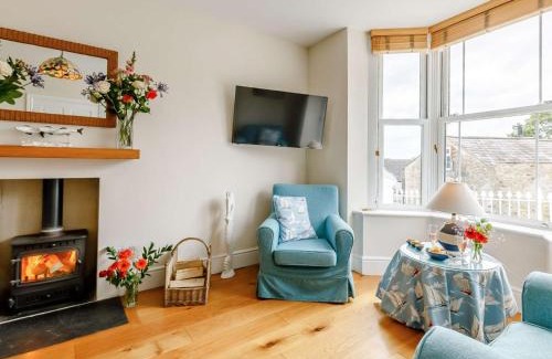 Charmouth House | 3 Bed in Charmouth DC121
