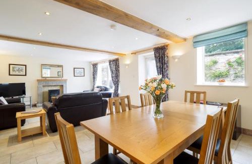 Eyam House | 3 Bed in Eyam PK833