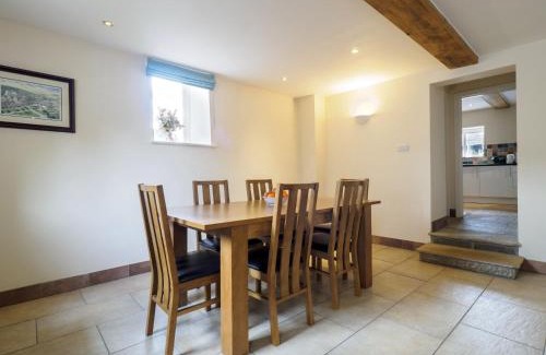 Eyam House | 3 Bed in Eyam PK833