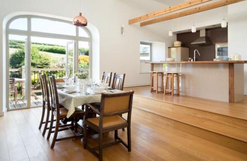 Egremont House | 3 Bed in Haile SZ230