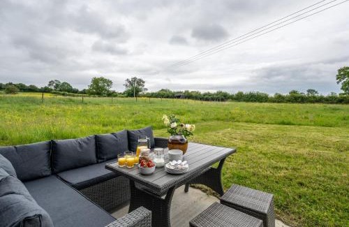 Hollington House | 3 Bed in Hollington 93331