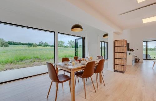Hollington House | 3 Bed in Hollington 93331
